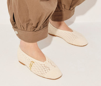 FREDA SALVADOR DAISY CROCHET FLAT