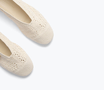 FREDA SALVADOR DAISY CROCHET FLAT
