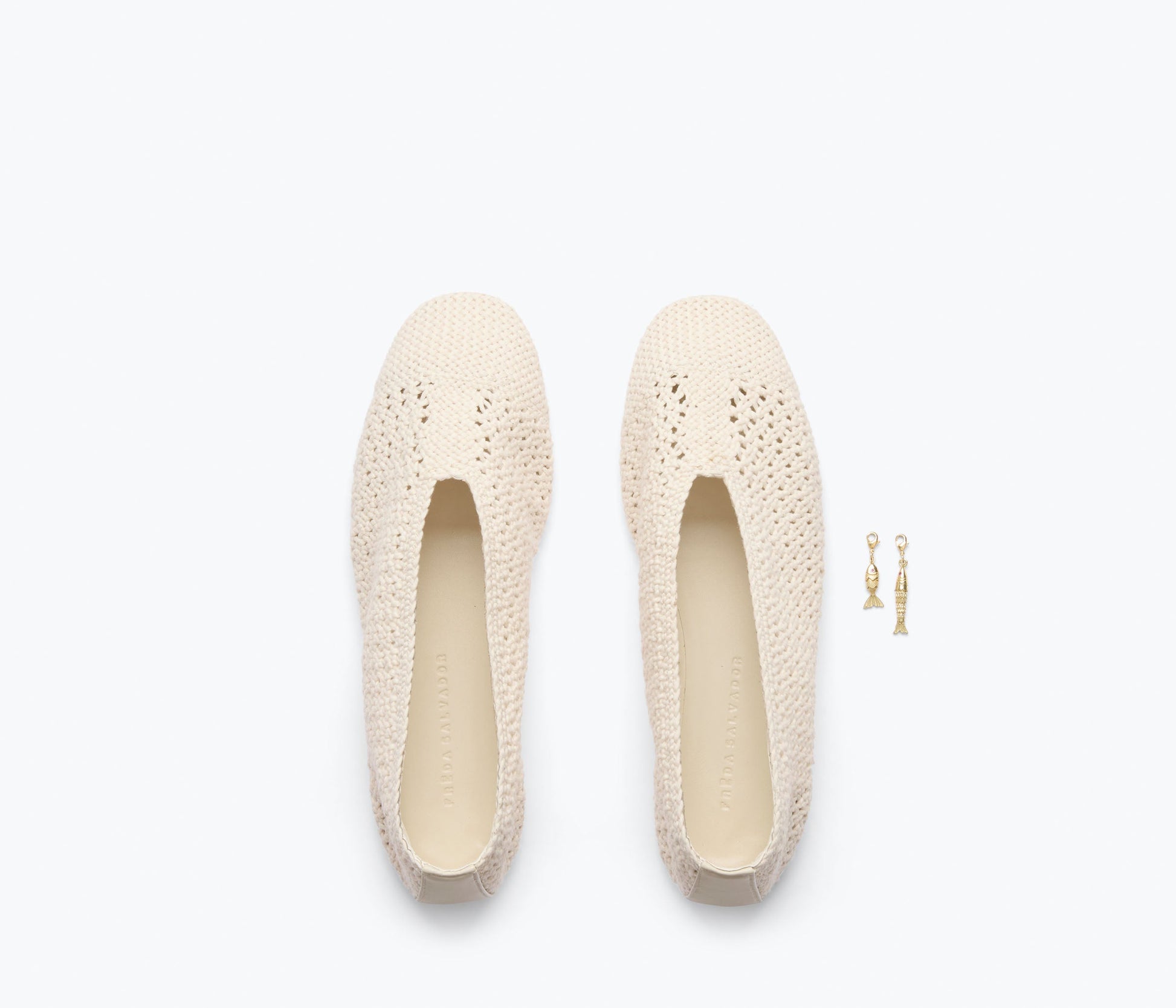 FREDA SALVADOR DAISY CROCHET FLAT
