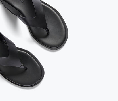 FREDA SALVADOR HALLE LEATHER THONG SANDAL